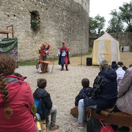 Zväčšiť fotografiu - Južné opevnenie a čerešňový sad v sobotu 1.10.2022 ožili - Juž11_resize