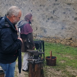 Zväčšiť fotografiu - Južné opevnenie a čerešňový sad v sobotu 1.10.2022 ožili - Juž13_resize