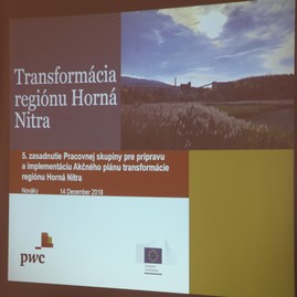 Len dva dni po schválení uznesenia k problematike transformácie regiónu hornej nitry vládou sr sa stretli priamo v novákoch členovia pracovnej skupiny - IMG_8278