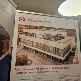 Zväčšiť fotografiu - Moderné gastrocentrum uspelo v súťaži stavba roka - 20240321_181738