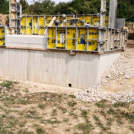 Na cyklotrase vedúcej z trenčianskeho hradu do nemšovej aktuálne sypú konštrukčné vrstvy - IMG_20190825_121343