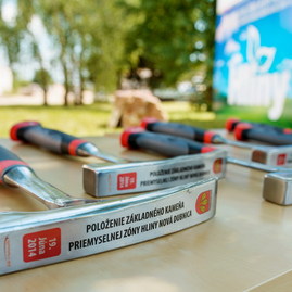 Nová priemyselná zóna v meste nová dubnica - hliny jeden_resize