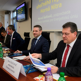 O ďalšej budúcnosti hornej nitry sa bude hovoriť priamo v bruseli, vycestuje aj župan - 20180205_TN_TSK_Sefcovic_010