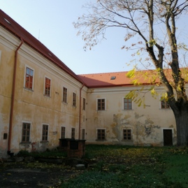 Zväčšiť fotografiu - O komplexnej obnove draškovičovho kaštieľa v čachticiach naživo s trenčianskou župou - Draškovičov kaštieľ_revitalizácia (5)