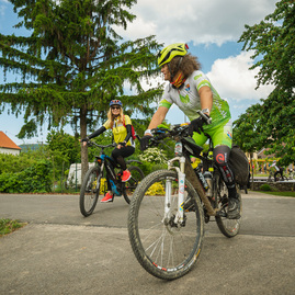 Zväčšiť fotografiu - Po novej cyklotrase sa za prvý mesiac previezlo viac ako 40 tisíc cyklistov - TSK_otvorenie cyklotrasy TN-Nemšová (57 of 127)