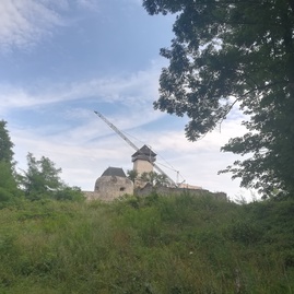 Práce na južnom opevnení trenčianskeho hradu pokračujú aj v auguste - IMG_20190807_100157