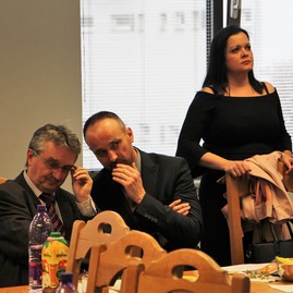 Pracovná skupina sa stretla k odpočtu príprav akčného plánu transformácie regiónu horná nitra - IMG_9610