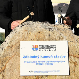 Zväčšiť fotografiu - Prioritou župy v rámci plánu spravodlivej transformácie sú investície do kvality života ľudí na hornej nitre - 20201118_BOJ_nemocnica_021w