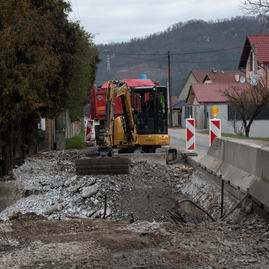 Zväčšiť fotografiu - Rekonštrukcia cesty medzi považskou bystricou a domanižou pokračuje ďalšími etapami - 20230413_TSK_cesty_024w