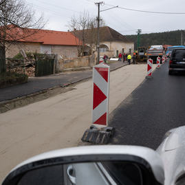 Zväčšiť fotografiu - Rekonštrukcia cesty medzi považskou bystricou a domanižou pokračuje ďalšími etapami - 20230413_TSK_cesty_032w