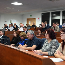 Zväčšiť fotografiu - Samosprávy v trenčianskom kraji najviac trápi nedostatok financií a zdravotníctvo - DSC_4363