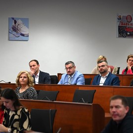 Zväčšiť fotografiu - Samosprávy v trenčianskom kraji najviac trápi nedostatok financií a zdravotníctvo - DSC_4396