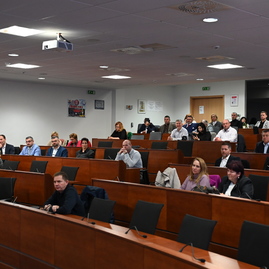 Zväčšiť fotografiu - Samosprávy v trenčianskom kraji najviac trápi nedostatok financií a zdravotníctvo - DSC_4399