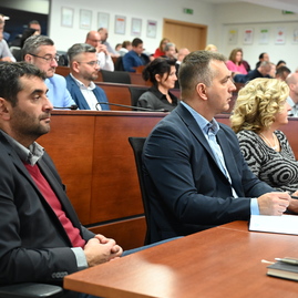 Zväčšiť fotografiu - Samosprávy v trenčianskom kraji najviac trápi nedostatok financií a zdravotníctvo - DSC_4431