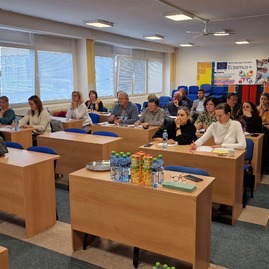 Zväčšiť fotografiu - Školám na hornej nitre majú pomôcť eurofondy - 20221109_091439