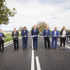 Zväčšiť fotografiu - Spoznávanie krás na oboch stranách hranice uľahčí vynovená cesta - TSK_Otvorenie cesty Myjava-Vrbovce (18 of 49)
