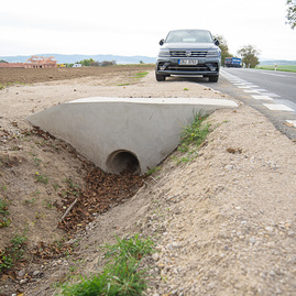 Zväčšiť fotografiu - Spoznávanie krás na oboch stranách hranice uľahčí vynovená cesta - TSK_Otvorenie cesty Myjava-Vrbovce (1 of 49)