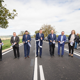 Zväčšiť fotografiu - Spoznávanie krás na oboch stranách hranice uľahčí vynovená cesta - TSK_Otvorenie cesty Myjava-Vrbovce (20 of 49)