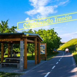 Zväčšiť fotografiu - Takto sme spoločne otvorili cyklotrasu. nájdete sa vo videu? - odpocivadlo trencin
