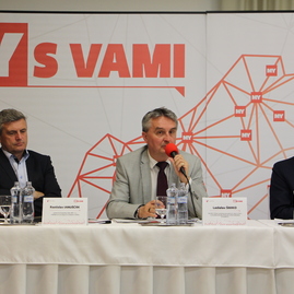 Transformáciu regiónu hornej nitry i rozpracovaný akčný plán bližšie predstavila panelová diskusia, prvé verejné prerokovanie hostila handlová - IMG_0687