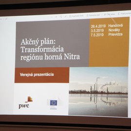 Transformáciu regiónu hornej nitry i rozpracovaný akčný plán bližšie predstavila panelová diskusia, prvé verejné prerokovanie hostila handlová - IMG_0754