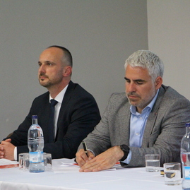 Transformáciu regiónu hornej nitry i rozpracovaný akčný plán bližšie predstavila panelová diskusia, prvé verejné prerokovanie hostila handlová - IMG_0762