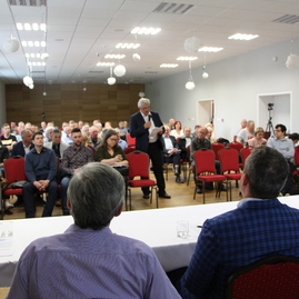 Transformáciu regiónu hornej nitry i rozpracovaný akčný plán bližšie predstavila panelová diskusia, prvé verejné prerokovanie hostila handlová - IMG_0776