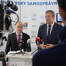Zväčšiť fotografiu - Trenčianska župa rokovala o možnostiach spolupráce so slovenskou agentúrou životného prostredia - IMG_4774_zmensena