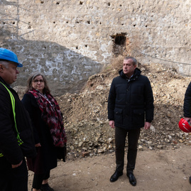 Zväčšiť fotografiu - Trenčiansky hrad odkryje vďaka projektu trebuchet viacero nových zákutí - 20200224_TN_hrad_018w_zmensena