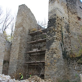 Zväčšiť fotografiu - Trenčiansky hrad ponúka nové výhľady i novosprístupnené zákutia - pred reko8
