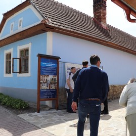 Zväčšiť fotografiu - V pohraničných obciach ľudí hranice nikdy nerozdelili