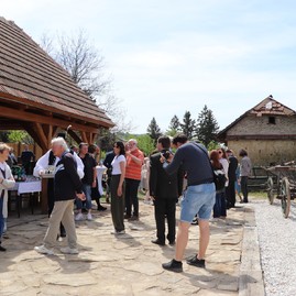 Zväčšiť fotografiu - V pohraničných obciach ľudí hranice nikdy nerozdelili