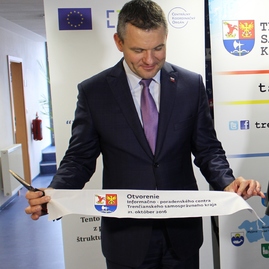 V prípade otázok z oblasti eurofondov sa môžete obrátiť na pracovníkov nového informačno-poradenského centra zriadeného na úrade tsk - IMG_6328