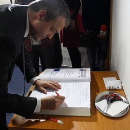 V prípade otázok z oblasti eurofondov sa môžete obrátiť na pracovníkov nového informačno-poradenského centra zriadeného na úrade tsk - IMG_6350