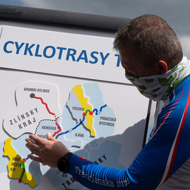 Zväčšiť fotografiu - V trenčíne slávnostne otvorili nové výzvy z programu interreg slovensko – česko - 20200601_TSK_cyklotrasa_162w