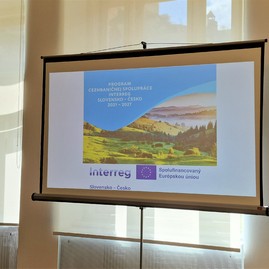 Zväčšiť fotografiu - V trenčíne slávnostne otvorili nové výzvy z programu interreg slovensko – česko - 20230426_104510