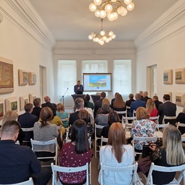 Zväčšiť fotografiu - V trenčíne slávnostne otvorili nové výzvy z programu interreg slovensko – česko - 20230426_120423