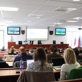 Zväčšiť fotografiu - V trenčíne slávnostne otvorili nové výzvy z programu interreg slovensko – česko - IMG_6204