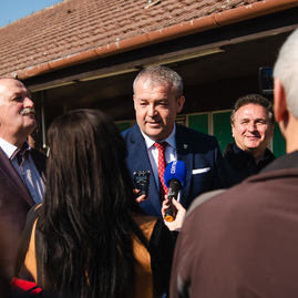 Zväčšiť fotografiu - Vďaka cezhraničnému projektu bolo vynovených viac ako 7,6 km cesty na oboch stranách hranice - TSK_Zlepšenie dostupnosti Bošáckej doliny_strih pásky_mini (29 of 54)
