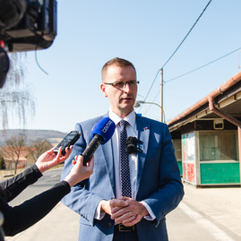 Zväčšiť fotografiu - Vďaka cezhraničnému projektu bolo vynovených viac ako 7,6 km cesty na oboch stranách hranice - TSK_Zlepšenie dostupnosti Bošáckej doliny_strih pásky_mini (31 of 54)