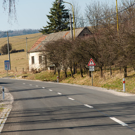Zväčšiť fotografiu - Vďaka cezhraničnému projektu bolo vynovených viac ako 7,6 km cesty na oboch stranách hranice - TSK_Zlepšenie dostupnosti Bošáckej doliny_strih pásky_mini (37 of 54)