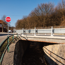 Zväčšiť fotografiu - Vďaka cezhraničnému projektu bolo vynovených viac ako 7,6 km cesty na oboch stranách hranice - TSK_Zlepšenie dostupnosti Bošáckej doliny_strih pásky_mini (41 of 54)