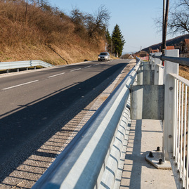 Zväčšiť fotografiu - Vďaka cezhraničnému projektu bolo vynovených viac ako 7,6 km cesty na oboch stranách hranice - TSK_Zlepšenie dostupnosti Bošáckej doliny_strih pásky_mini (43 of 54)