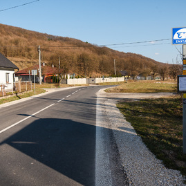 Zväčšiť fotografiu - Vďaka cezhraničnému projektu bolo vynovených viac ako 7,6 km cesty na oboch stranách hranice - TSK_Zlepšenie dostupnosti Bošáckej doliny_strih pásky_mini (47 of 54)