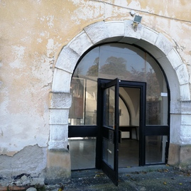 Zväčšiť fotografiu - Virtuálnou konferenciou o revitalizácii draškovičovho kaštieľa v čachticiach poklepali základný kameň - Draškovičov kaštieľ_revitalizácia (6)