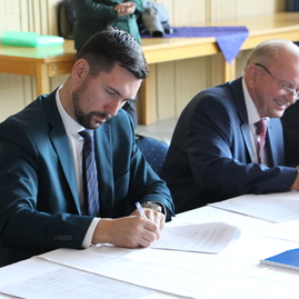 Výstavbu 50 km cyklotrasy na hornej nitre podporili podpisom memoranda - IMG_4294