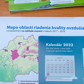 Zväčšiť fotografiu - Za modrú oblohu bojujeme aj pred župným úradom - TSK_Svetový deň čistého ovzdušia_mini (7 of 14)