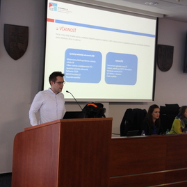 Žiadatelia o eurofondy sa dnes na župnom úrade dozvedeli viac aj o novinkách pri podávaní žiadostí o nfp v rámci programu spolupráce interreg v-a sk-cz - IMG_4783