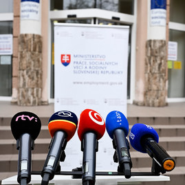 Zväčšiť fotografiu - Zmluva na národný projekt pre hornú nitru podpísaná! - 20201110_PD_TK_002w