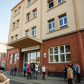 Zväčšiť fotografiu - Župa pokračuje v debarierizácii stredných škôl - TSK_Partizanske_GYM_SOS__25_of_73_